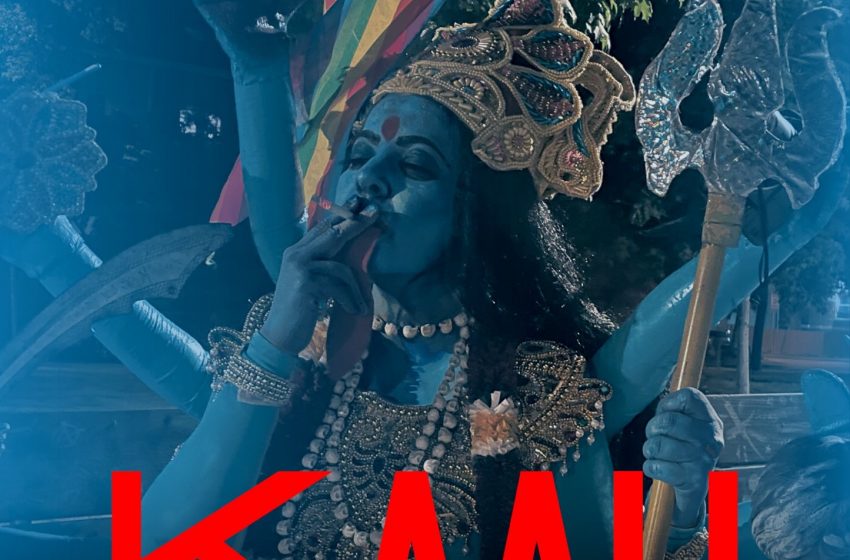  ಕಾಳಿ ಕೈಯಲ್ಲಿ ಸಿಗರೇಟು: ಹಿಂದೂಗಳಾದರೆ ಬೇಕಾದ್ದು ಮಾಡಬಹುದಾ? ಪ್ರಮೋದ್ ಮುತಾಲಿಕ್ ಕಿಡಿ