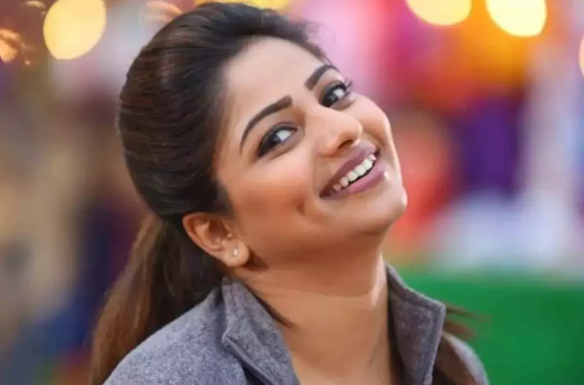  ಡಿಂಪಲ್ ಕ್ವೀನ್ ಗೆ ಹುಟ್ಟುಹಬ್ಬದ ಸಂಭ್ರಮ: ಮಧ್ಯರಾತ್ರಿ ಅಭಿಮಾನಿಗಳ ಜೊತೆ ಬರ್ತಡೇ ಸೆಲೆಬ್ರೇಷನ್