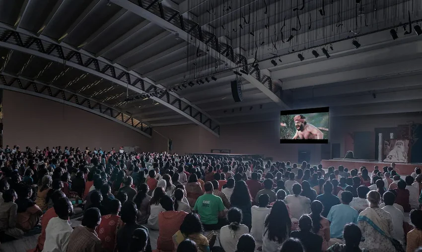  ಇಶಾ ಪೌಂಡೇಷನ್ ನಲ್ಲಿ ಒಟ್ಟಿಗೆ ಕಾಂತಾರ ವೀಕ್ಷಿಸಿದ 3000 ಜನ